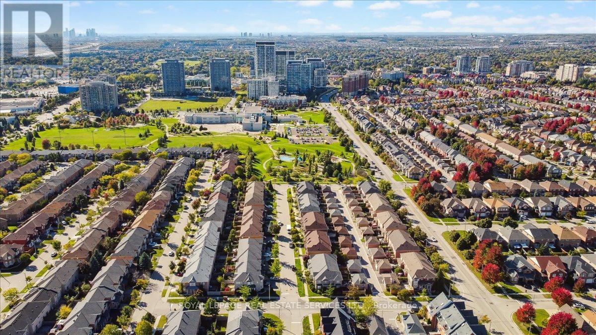 












86 NAHANNI DRIVE

,
Richmond Hill,




Ontario
L4B4L4

