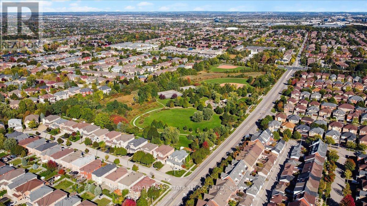 












86 NAHANNI DRIVE

,
Richmond Hill,




Ontario
L4B4L4


