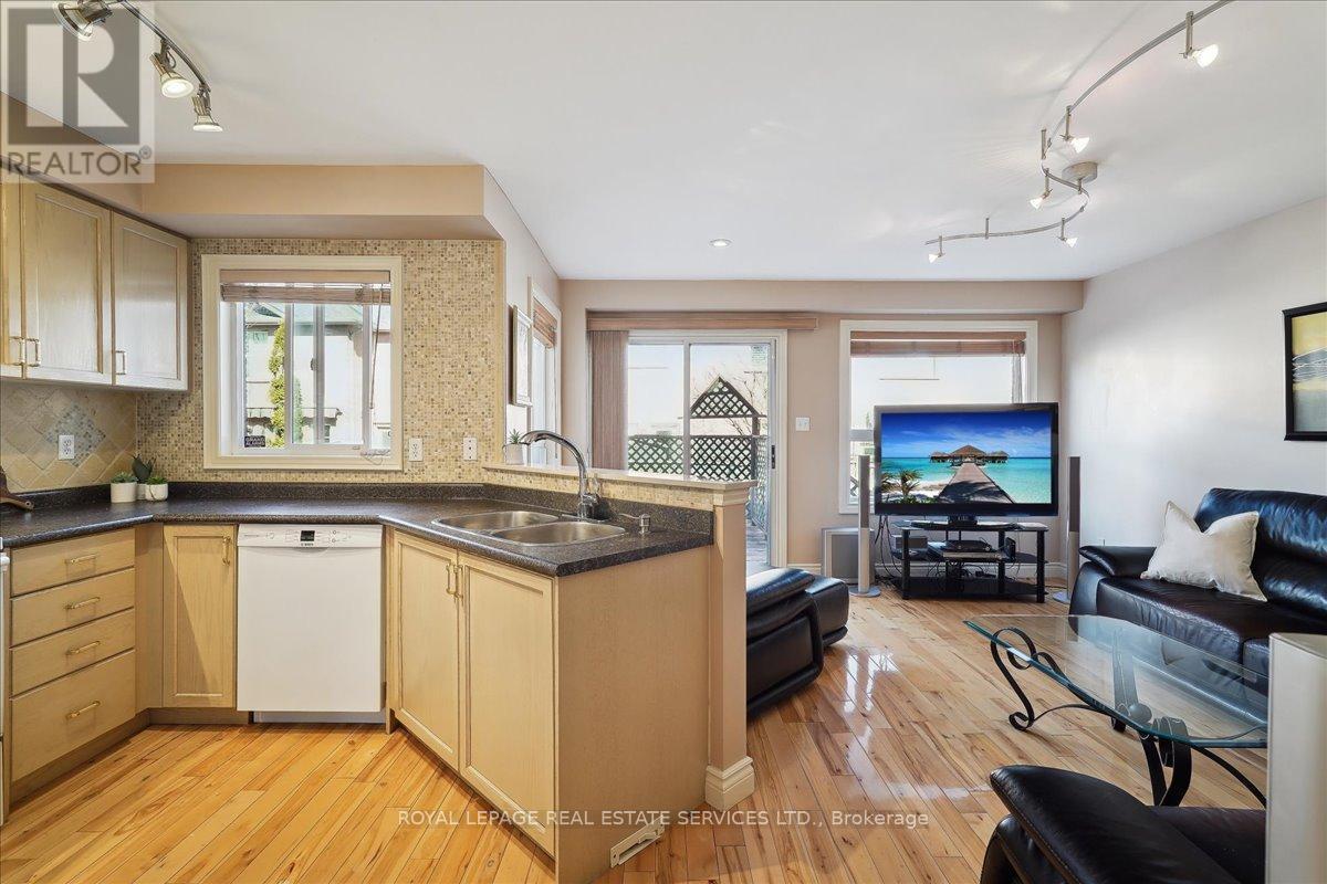 












86 NAHANNI DRIVE

,
Richmond Hill,




Ontario
L4B4L4

