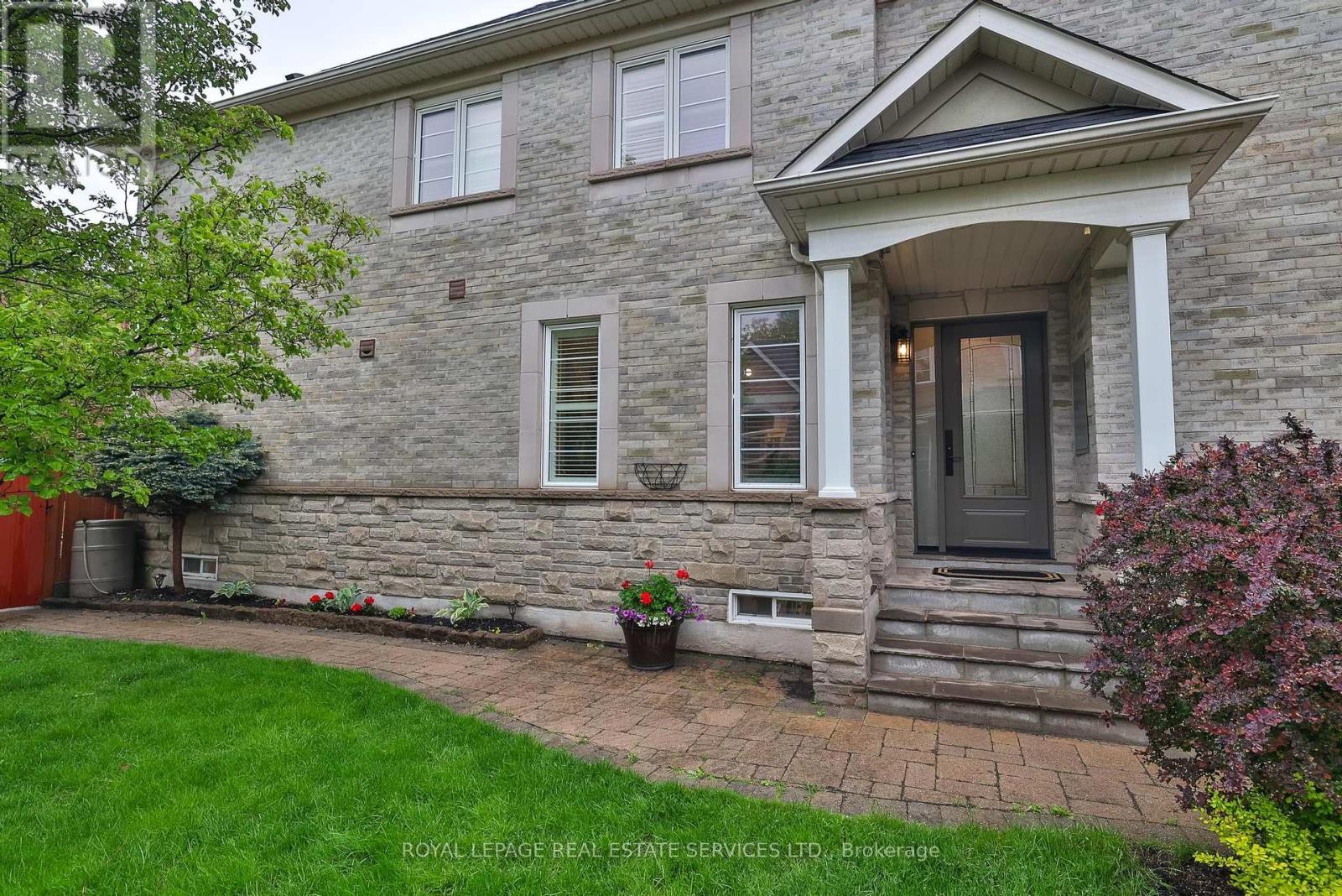 












3222 EPWORTH CRESCENT

,
Oakville,




Ontario
L6M0B3

