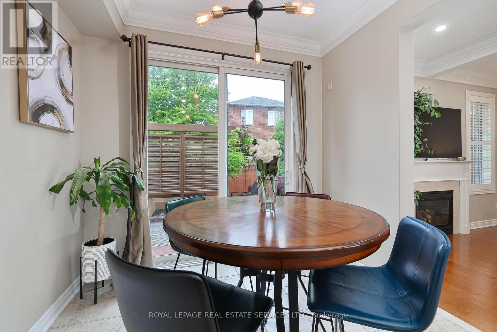 












3222 EPWORTH CRESCENT

,
Oakville,




Ontario
L6M0B3

