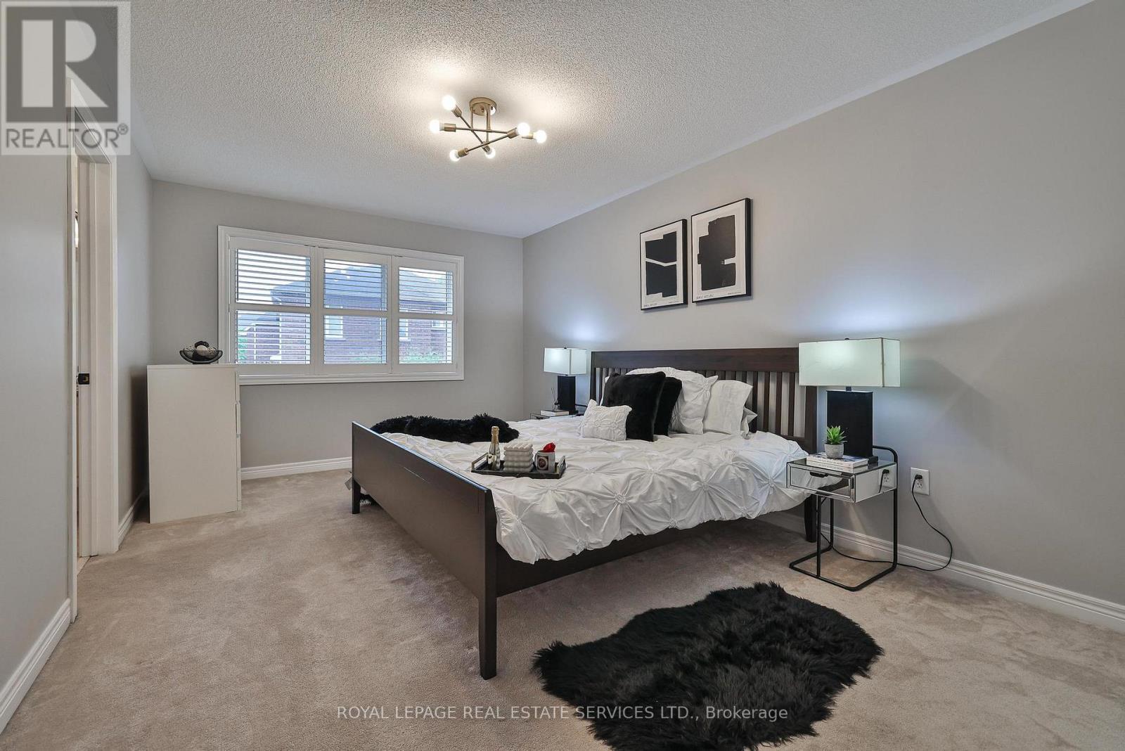 












3222 EPWORTH CRESCENT

,
Oakville,




Ontario
L6M0B3

