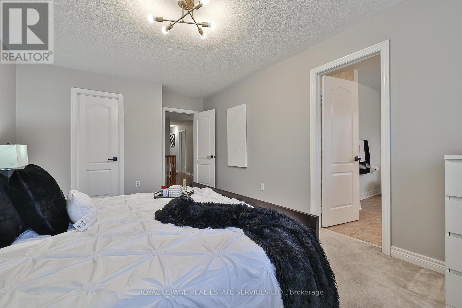 












3222 EPWORTH CRESCENT

,
Oakville,




Ontario
L6M0B3

