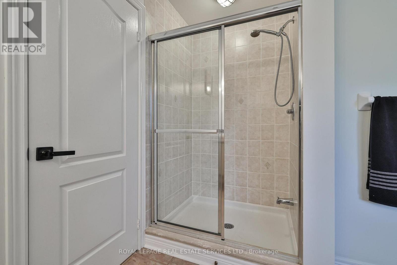 












3222 EPWORTH CRESCENT

,
Oakville,




Ontario
L6M0B3

