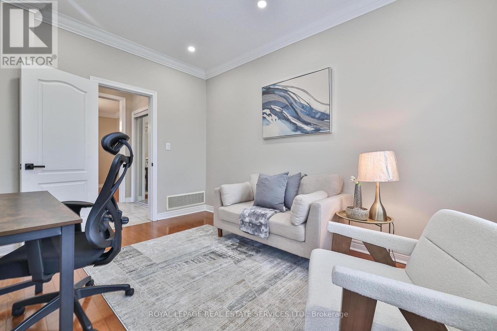 












3222 EPWORTH CRESCENT

,
Oakville,




Ontario
L6M0B3

