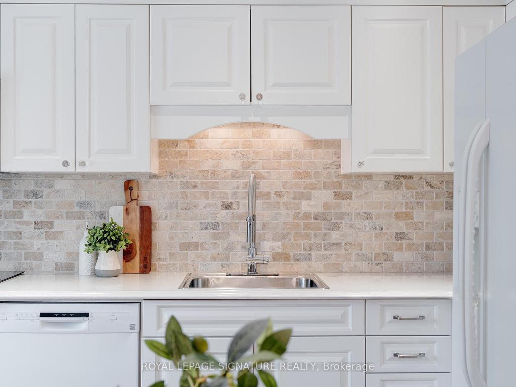 









53


Normandy

Place,
Oakville,




ON
L6K 1R9

