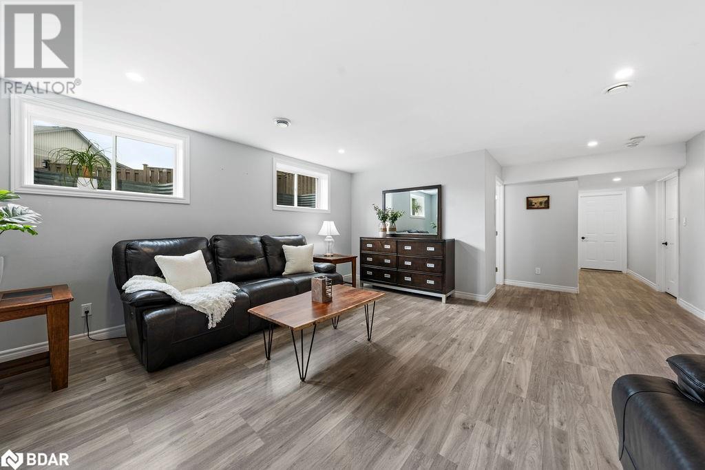 












33 BUTTERNUT Court

,
Belleville,




Ontario
K8P0C5

