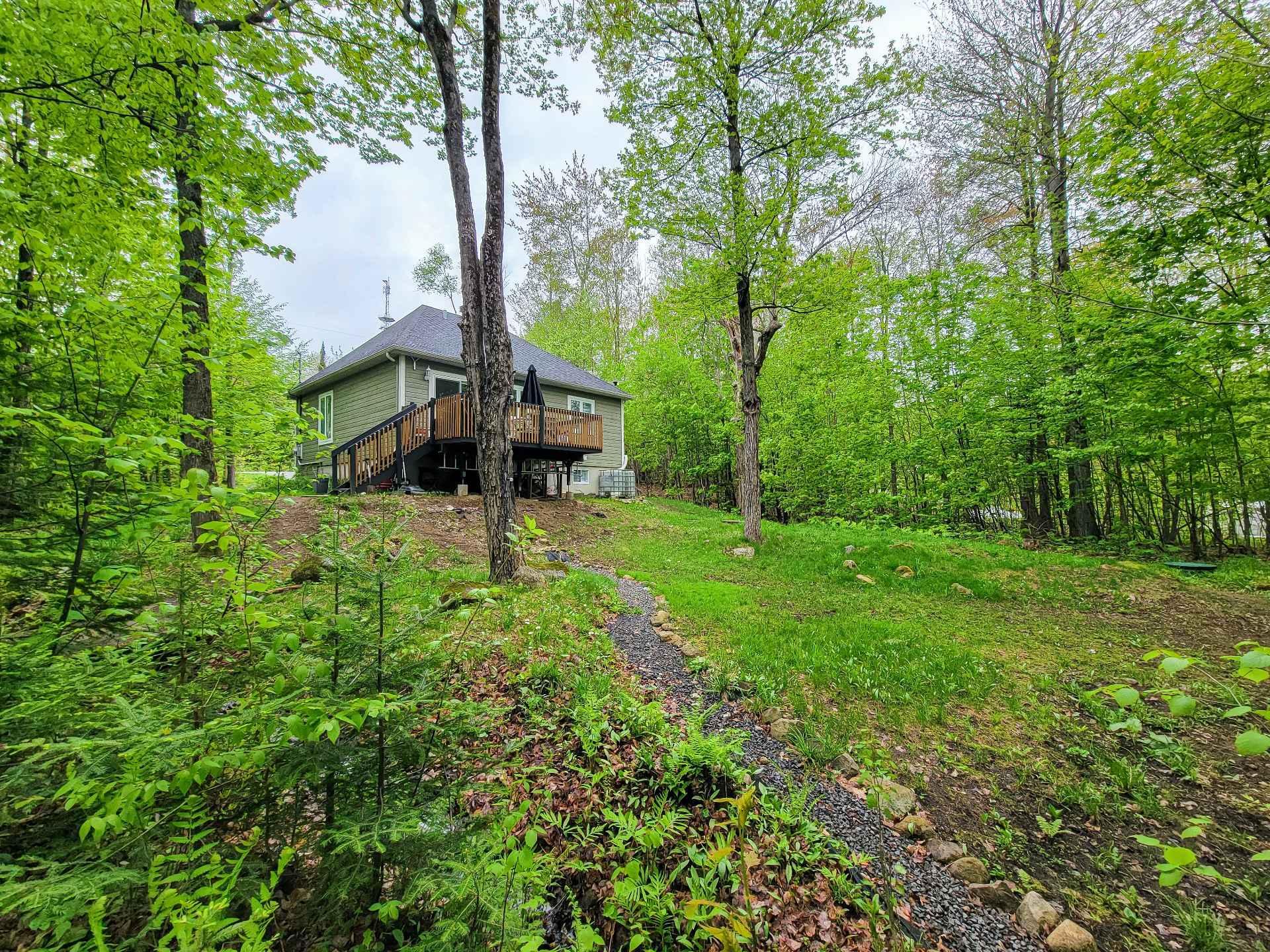 









34


Rue Champêtre

,
Saint-Hippolyte,




QC
J8A3R3

