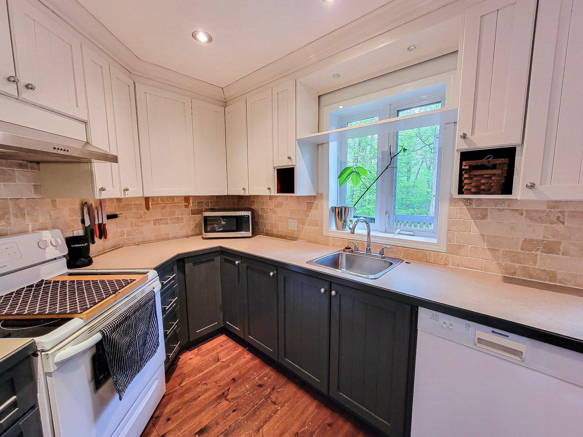 









34


Rue Champêtre

,
Saint-Hippolyte,




QC
J8A3R3

