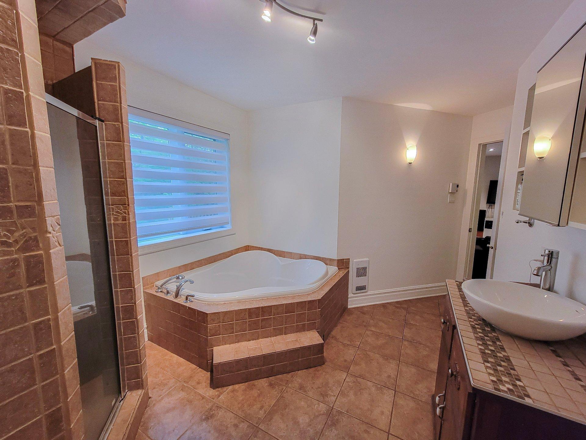 









34


Rue Champêtre

,
Saint-Hippolyte,




QC
J8A3R3

