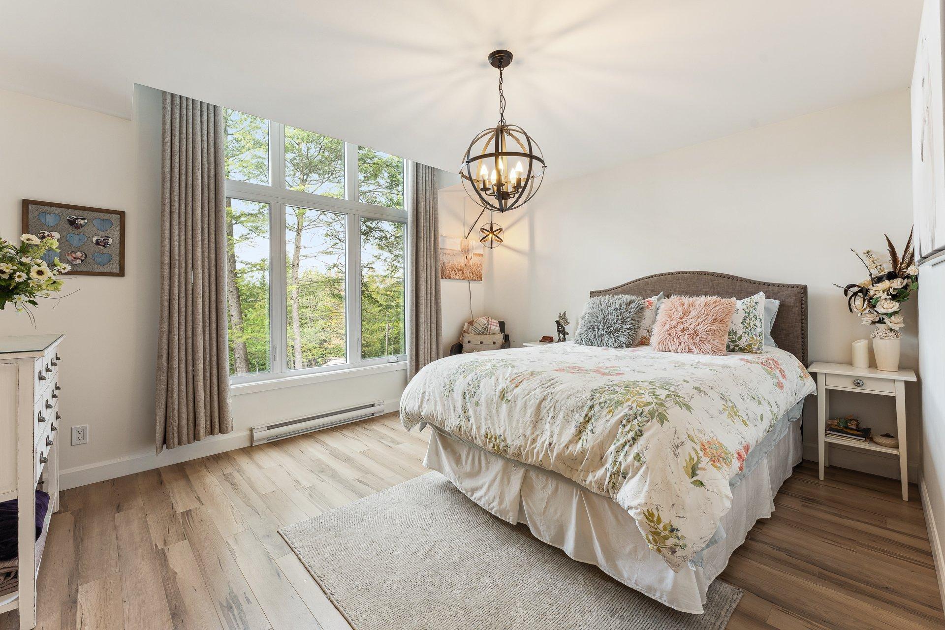 









657


Rue Bordeleau

,
Magog,




QC
J1X0M5

