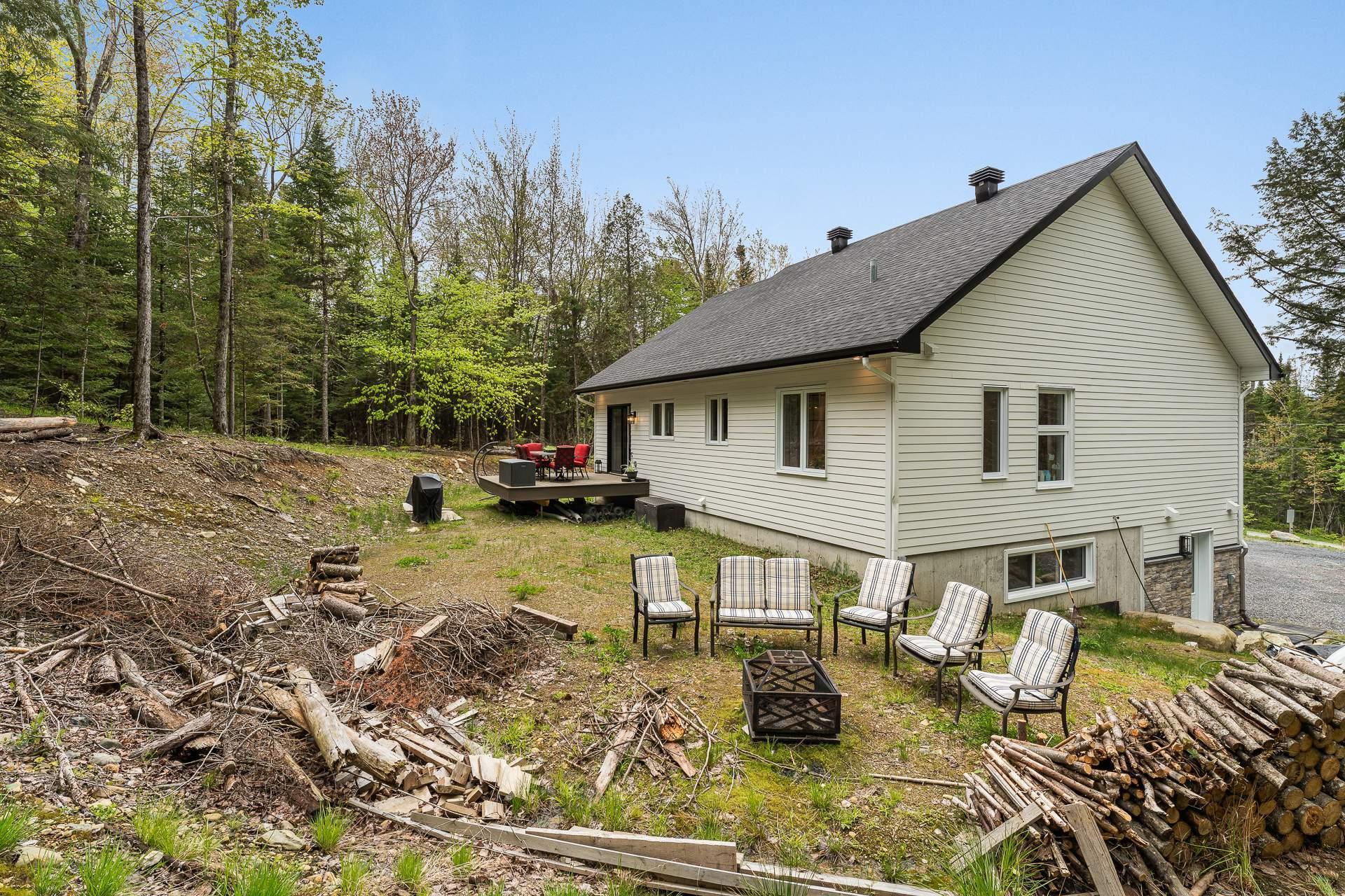 









657


Rue Bordeleau

,
Magog,




QC
J1X0M5

