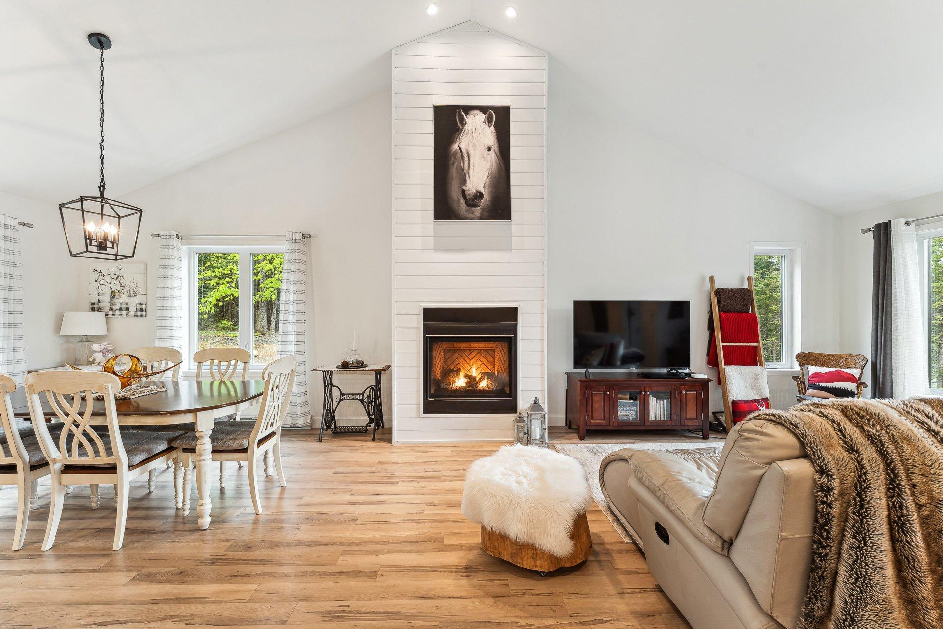 









657


Rue Bordeleau

,
Magog,




QC
J1X0M5

