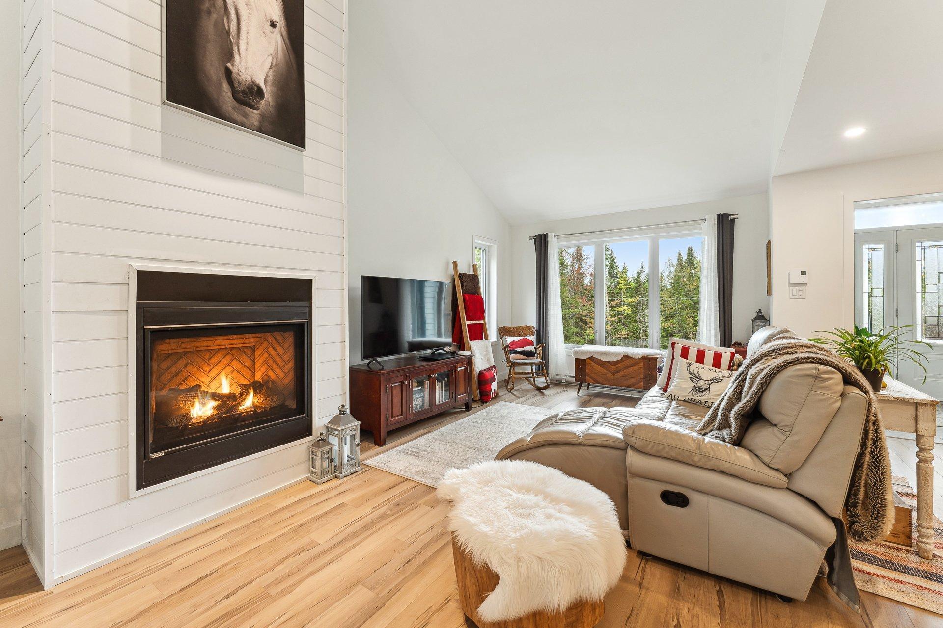 









657


Rue Bordeleau

,
Magog,




QC
J1X0M5

