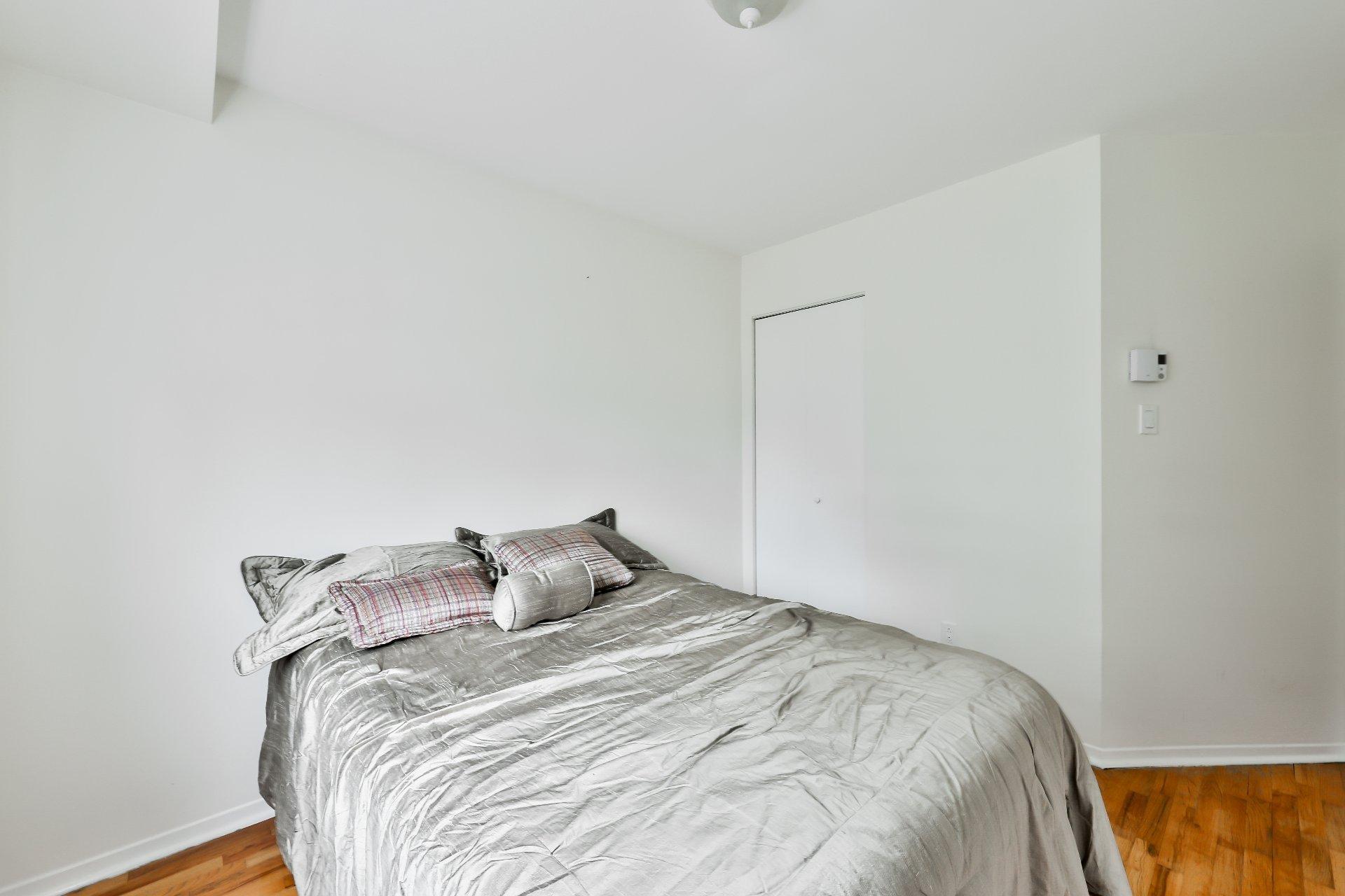 









1


Rue Larivée

,
Vaudreuil-Dorion,




QC
J7V8P5

