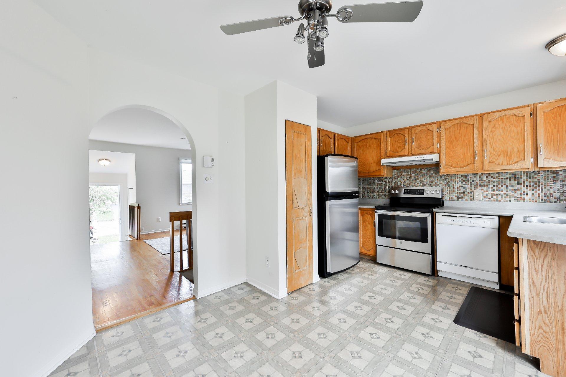 









1


Rue Larivée

,
Vaudreuil-Dorion,




QC
J7V8P5

