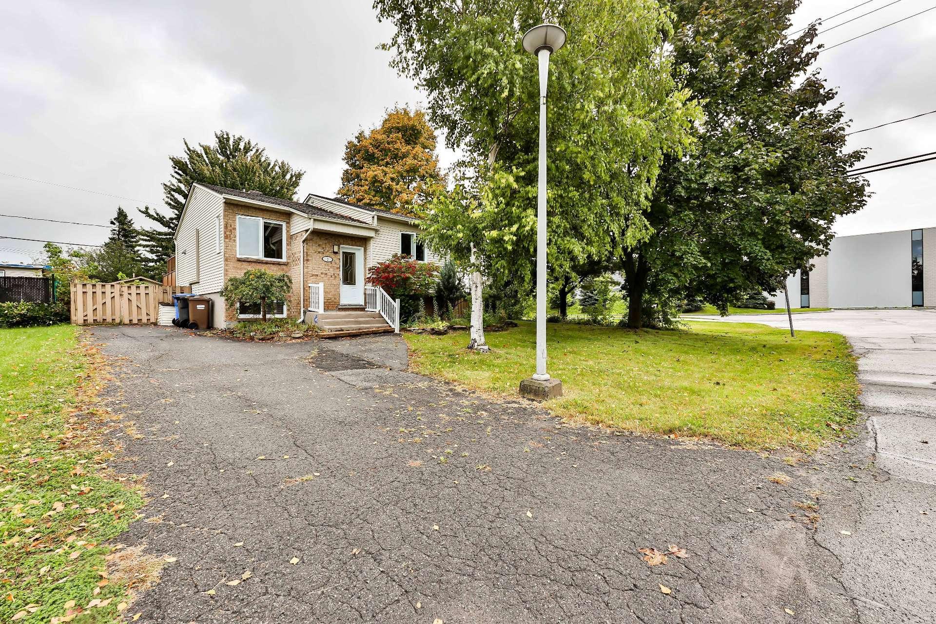 









1


Rue Larivée

,
Vaudreuil-Dorion,




QC
J7V8P5

