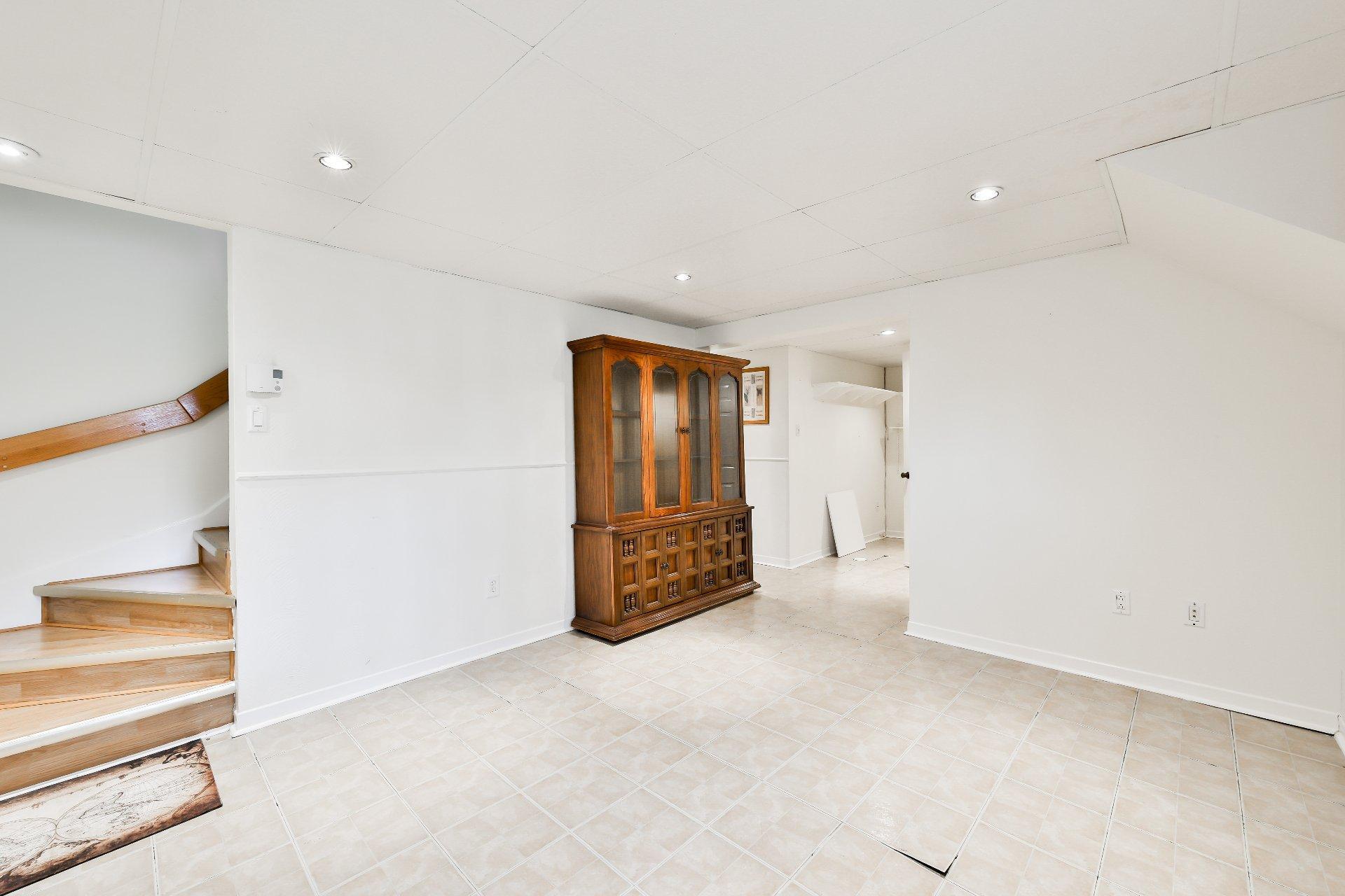 









1


Rue Larivée

,
Vaudreuil-Dorion,




QC
J7V8P5


