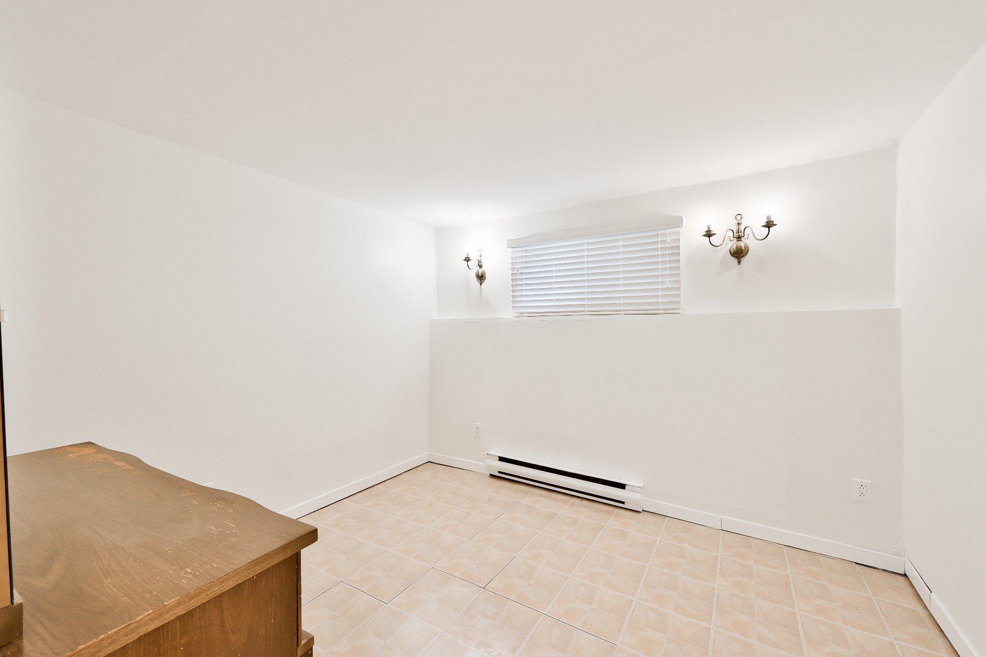 









1


Rue Larivée

,
Vaudreuil-Dorion,




QC
J7V8P5

