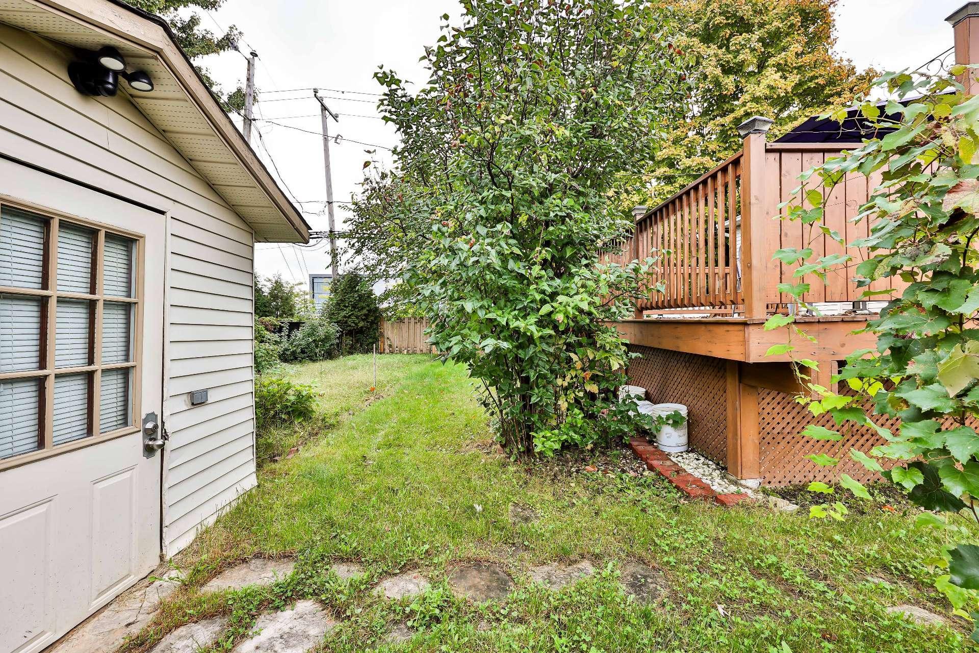 









1


Rue Larivée

,
Vaudreuil-Dorion,




QC
J7V8P5

