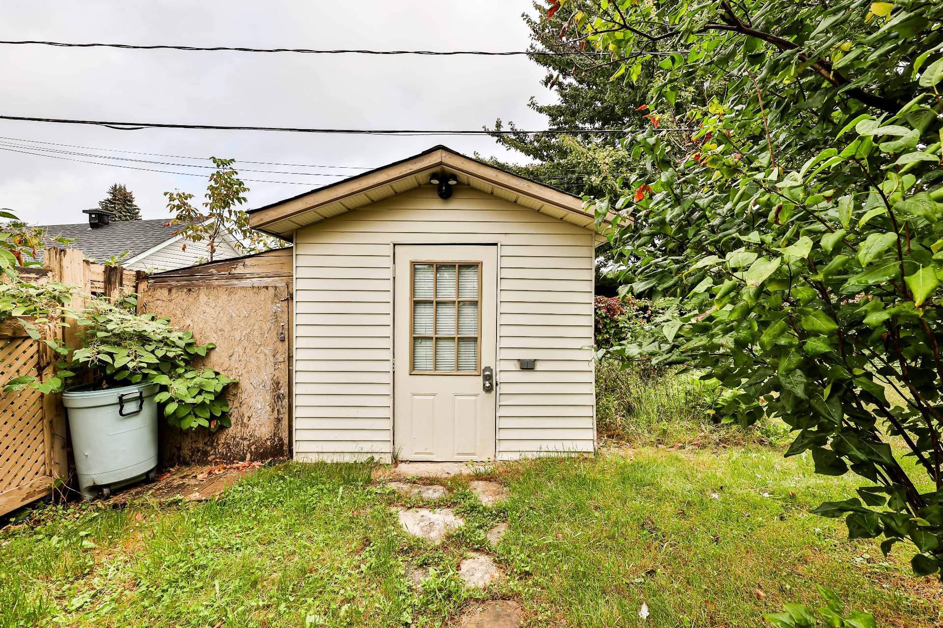 









1


Rue Larivée

,
Vaudreuil-Dorion,




QC
J7V8P5


