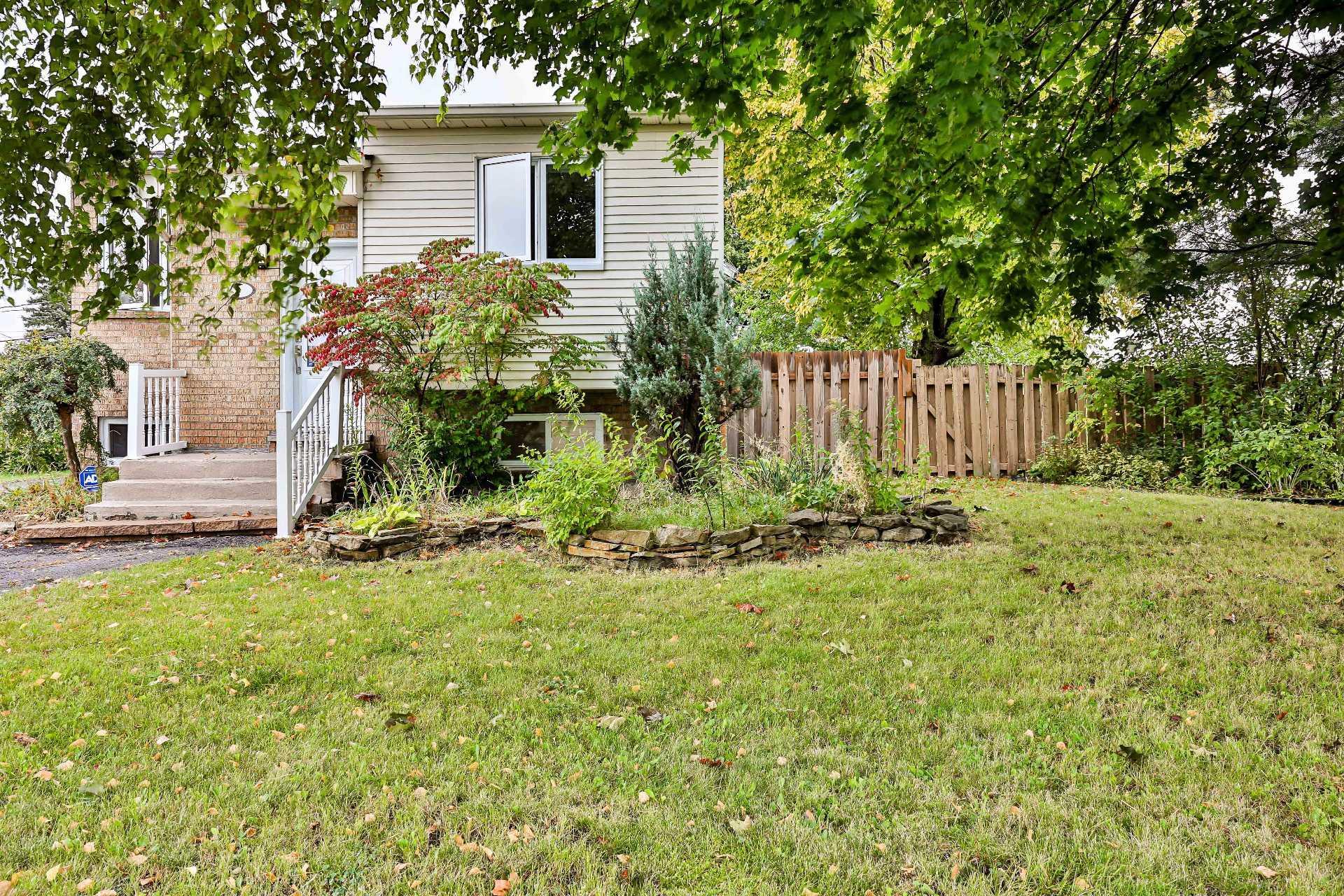 









1


Rue Larivée

,
Vaudreuil-Dorion,




QC
J7V8P5


