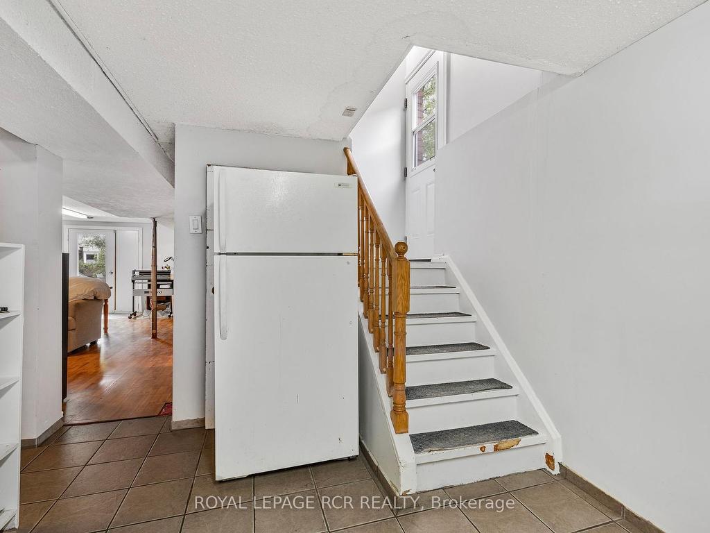 









116


Zima

Crescent,
Bradford West Gwillimbury,




ON
L3Z 2E4

