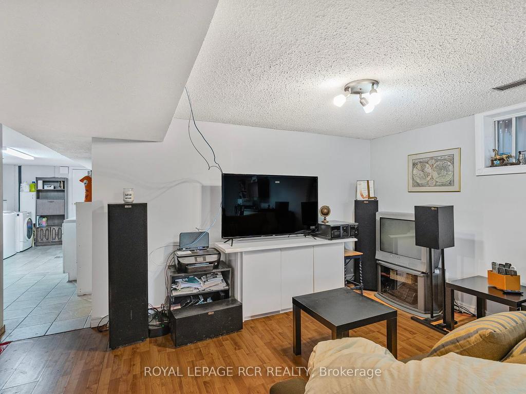 









116


Zima

Crescent,
Bradford West Gwillimbury,




ON
L3Z 2E4

