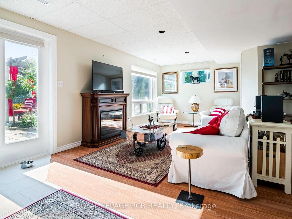









16


Barbour

Drive,
Erin,




ON
N0B 1Z0

