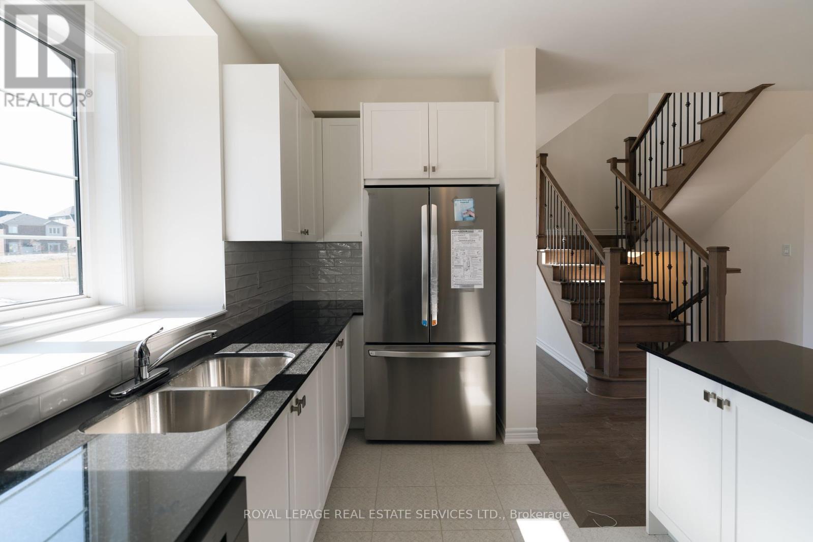 












3930 LEONARDO STREET

,
Burlington,




Ontario
L7M0Z8

