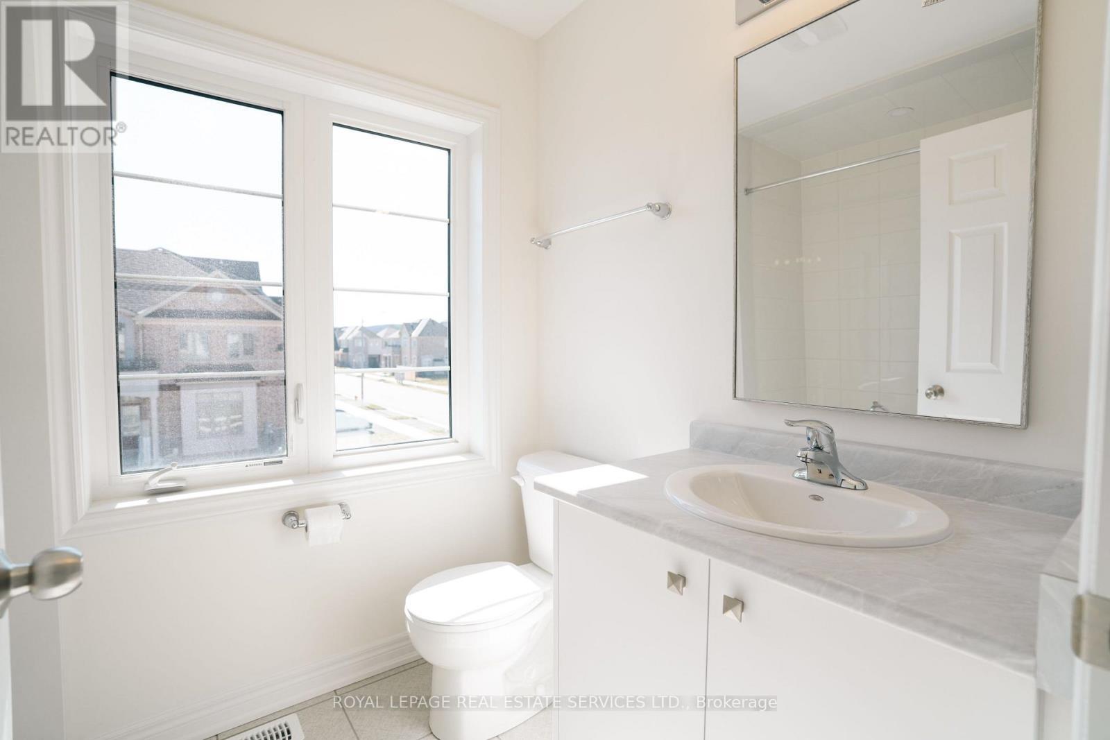 












3930 LEONARDO STREET

,
Burlington,




Ontario
L7M0Z8

