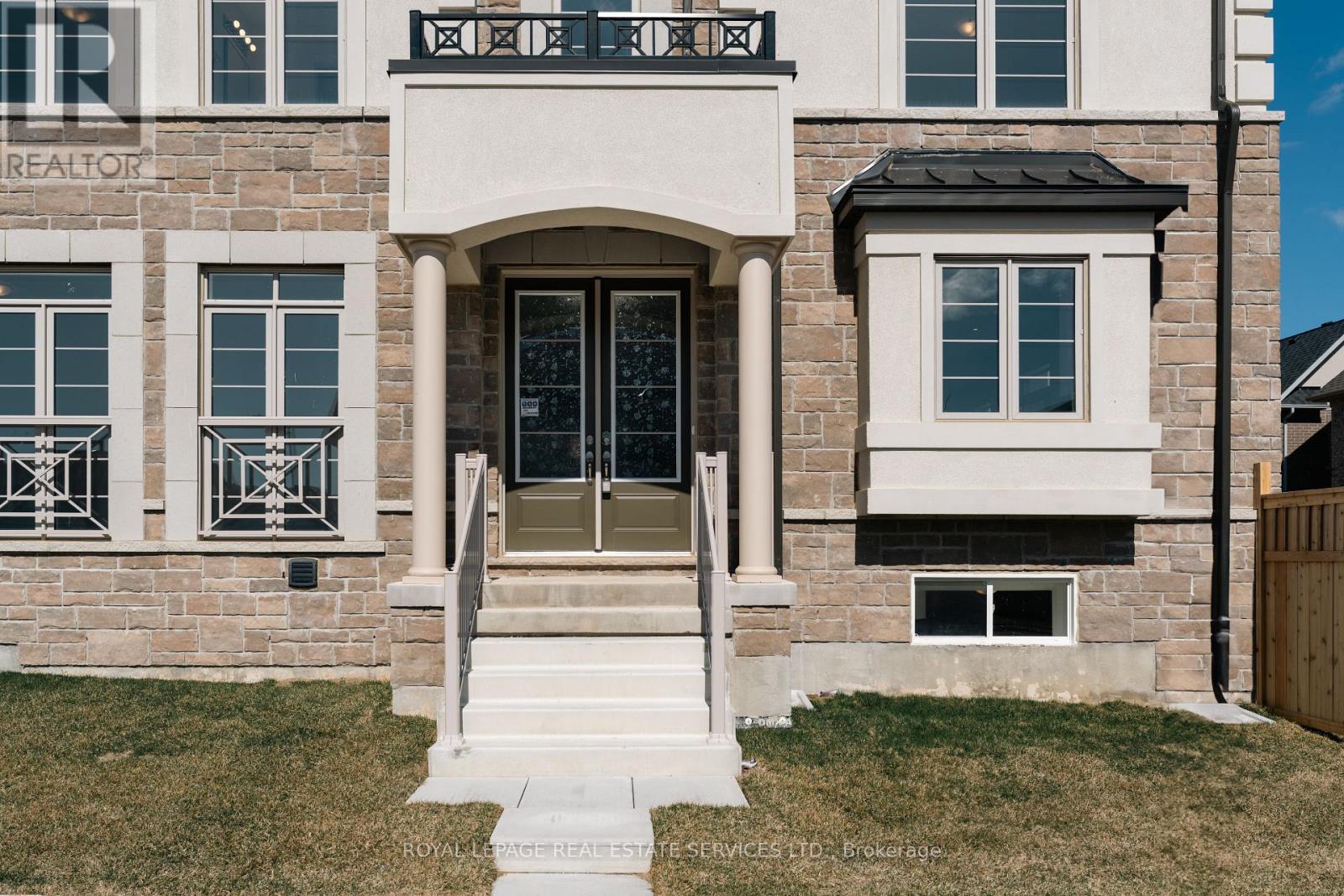 












3930 LEONARDO STREET

,
Burlington,




Ontario
L7M0Z8

