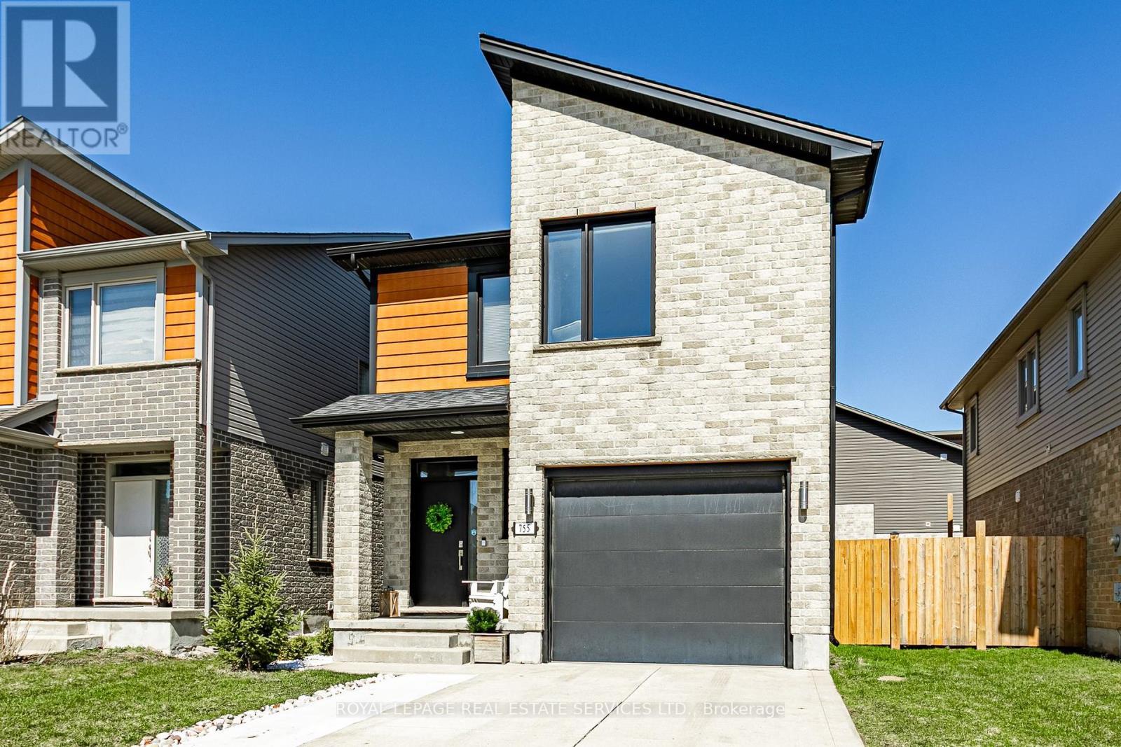 












755 FREEPORT STREET

,
London North,




Ontario
N6G5B1

