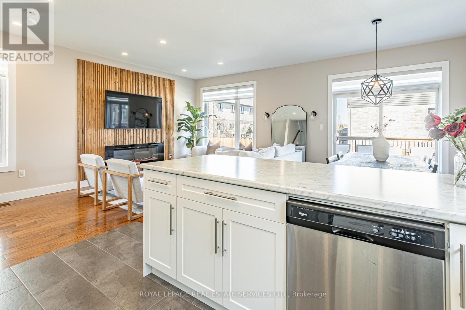 












755 FREEPORT STREET

,
London North,




Ontario
N6G5B1

