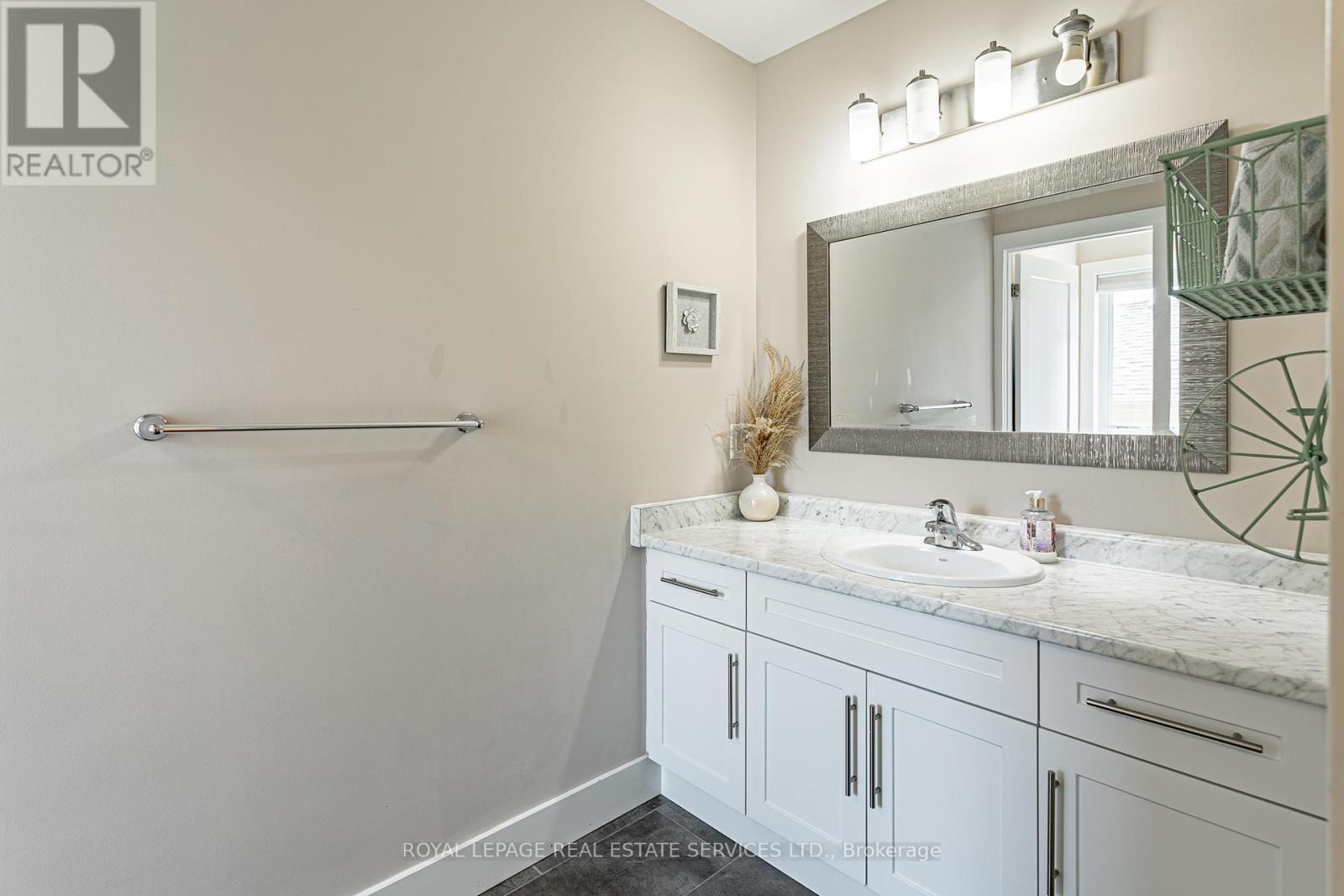 












755 FREEPORT STREET

,
London North,




Ontario
N6G5B1

