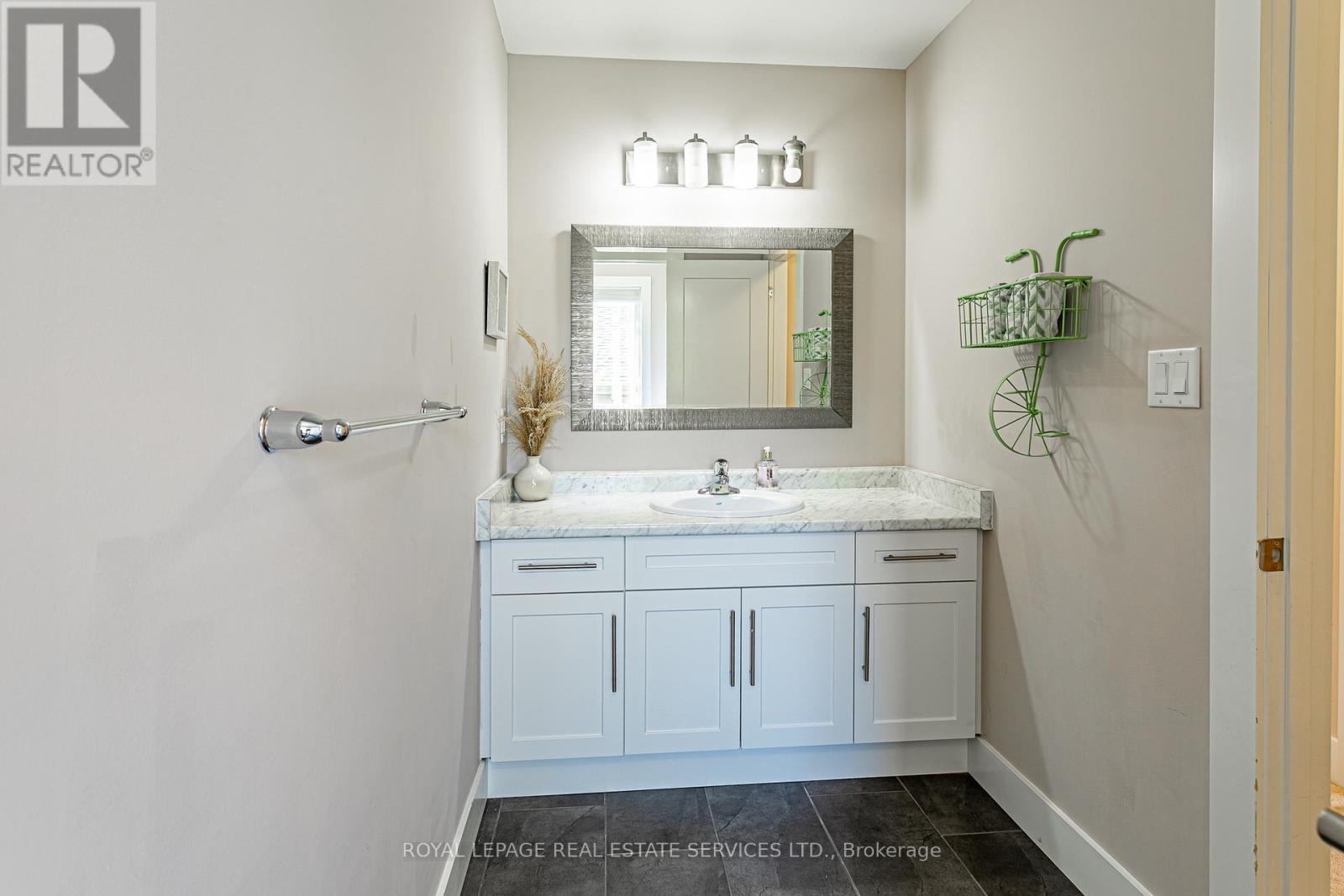 












755 FREEPORT STREET

,
London North,




Ontario
N6G5B1

