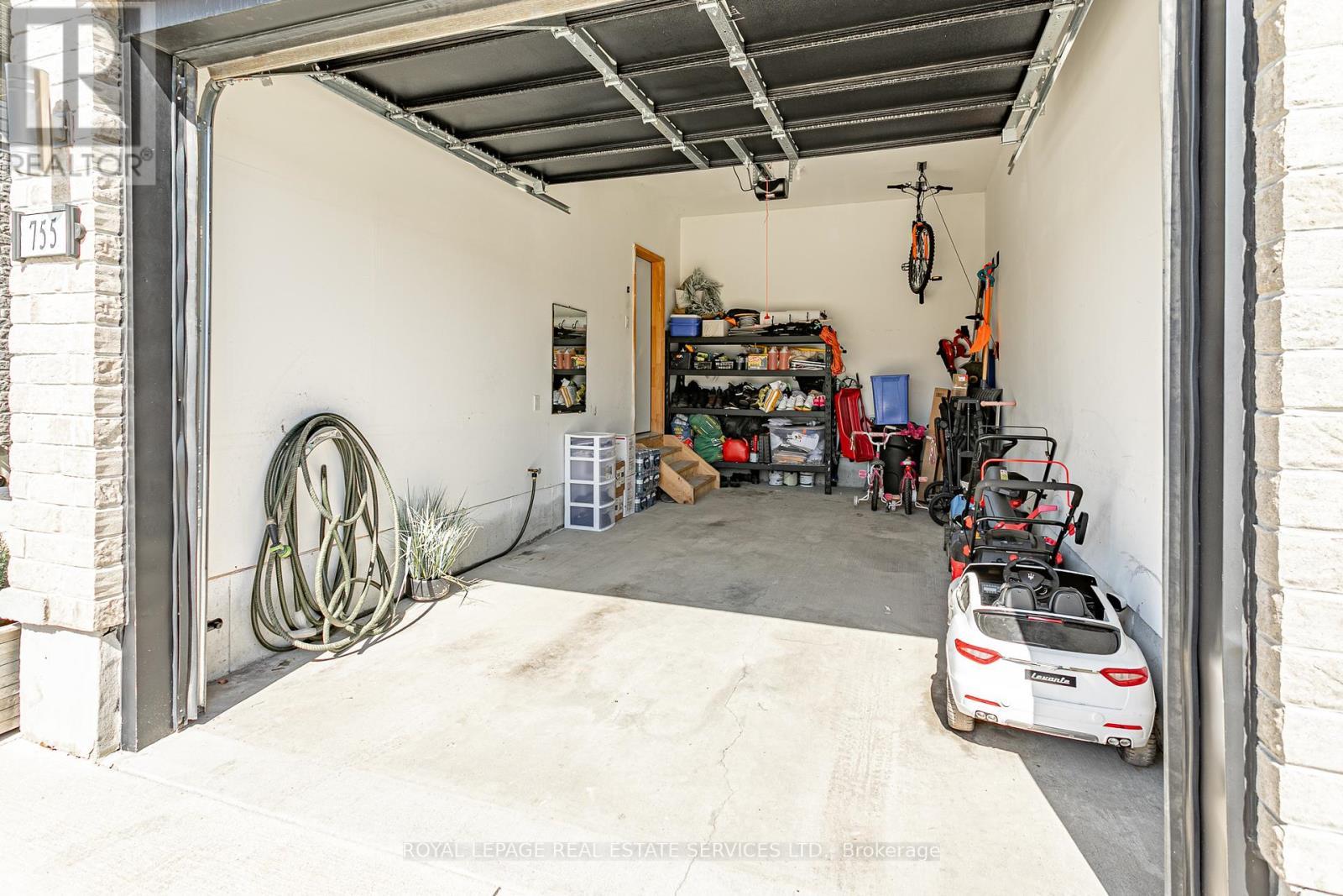 












755 FREEPORT STREET

,
London North,




Ontario
N6G5B1

