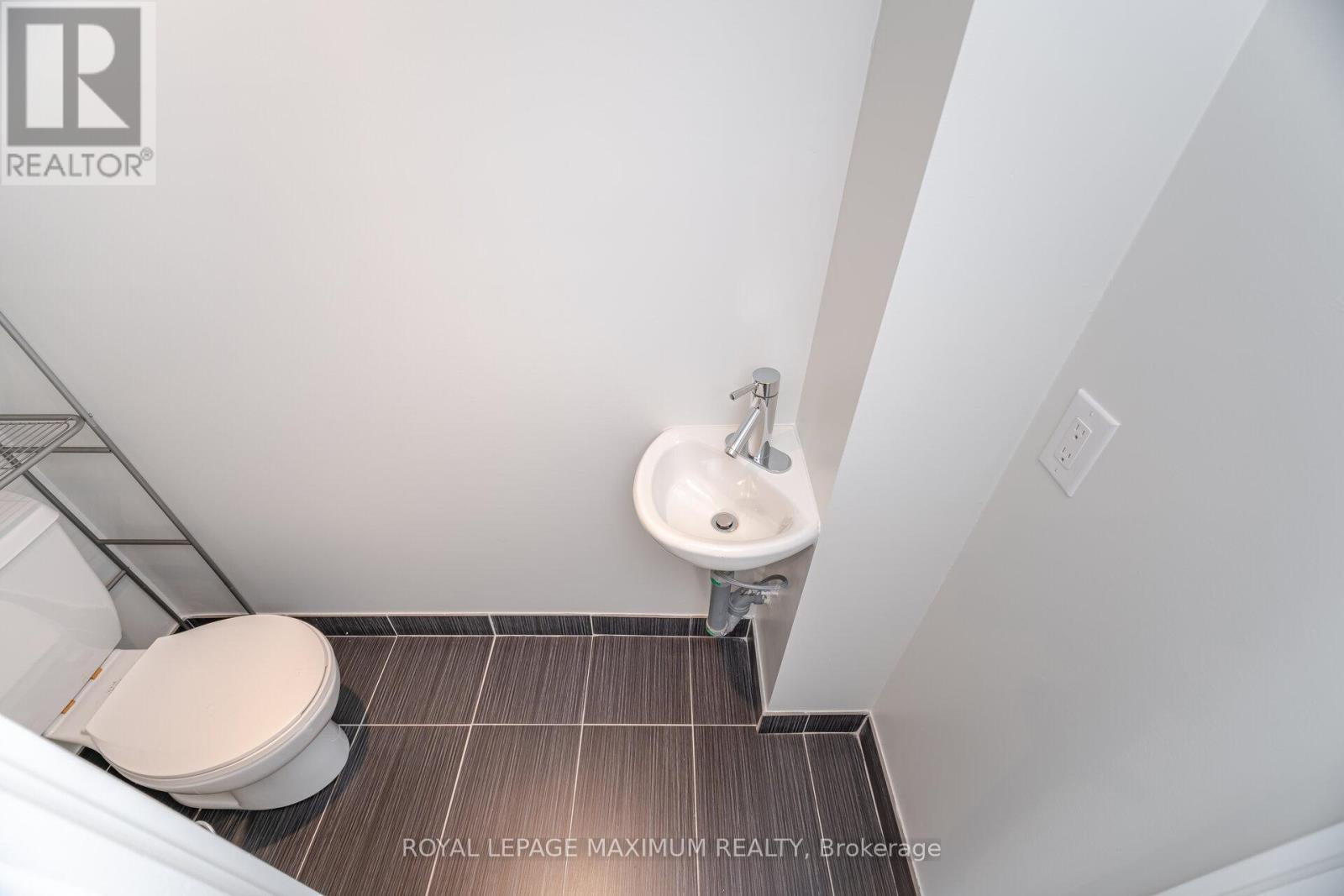 












1908W - 36 LISGAR STREET

,
Toronto,




Ontario
M6J0C7

