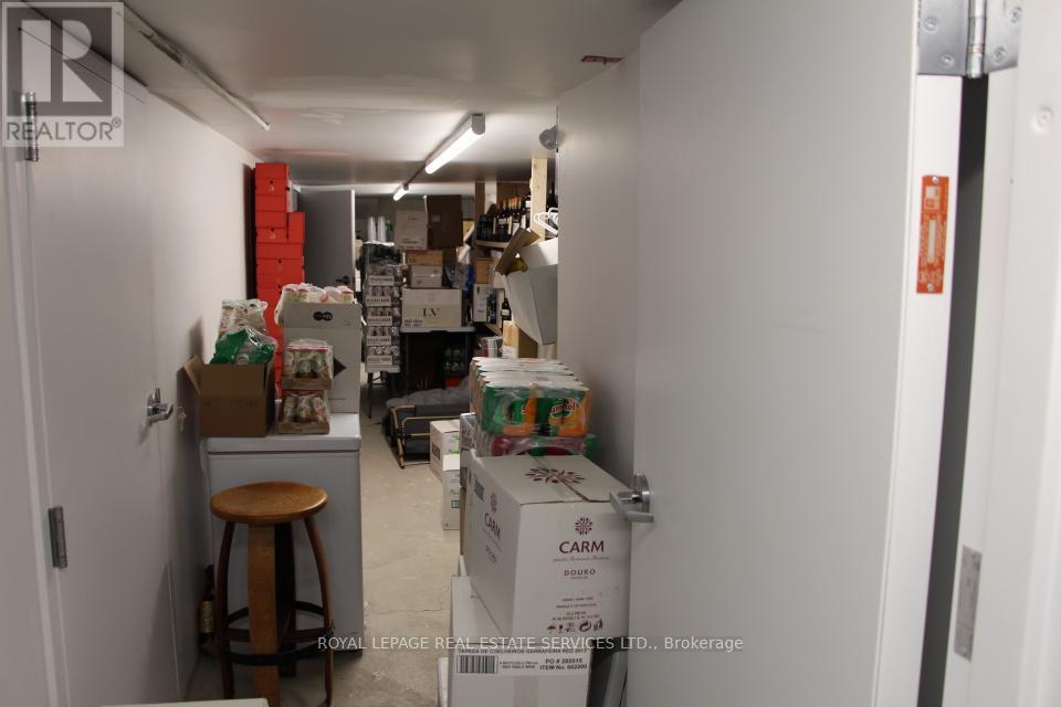 












966 COLLEGE STREET

,
Toronto,




Ontario
M6H1A5

