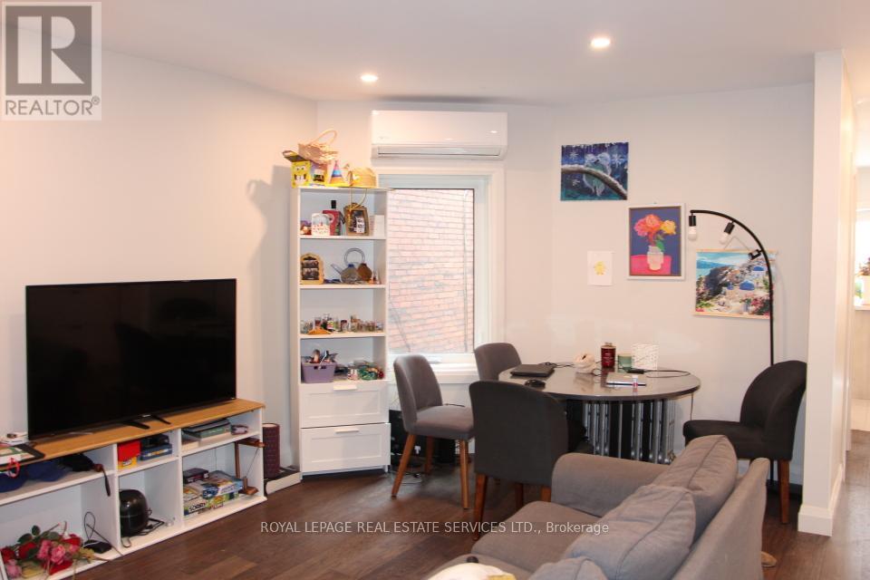 












966 COLLEGE STREET

,
Toronto,




Ontario
M6H1A5

