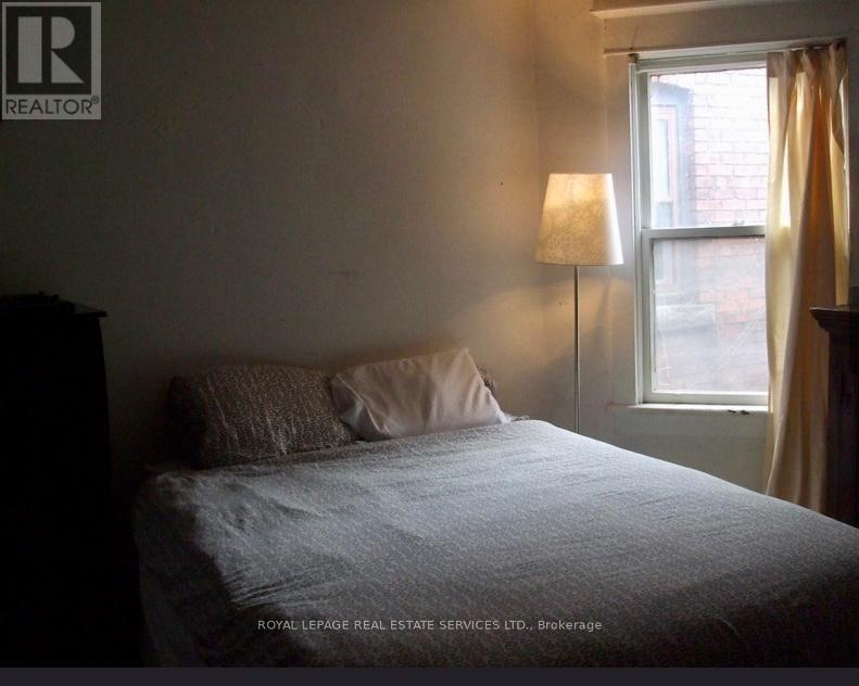 












966 COLLEGE STREET

,
Toronto,




Ontario
M6H1A5

