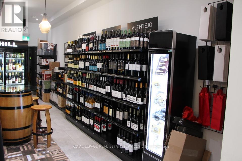 












966 COLLEGE STREET

,
Toronto,




Ontario
M6H1A5

