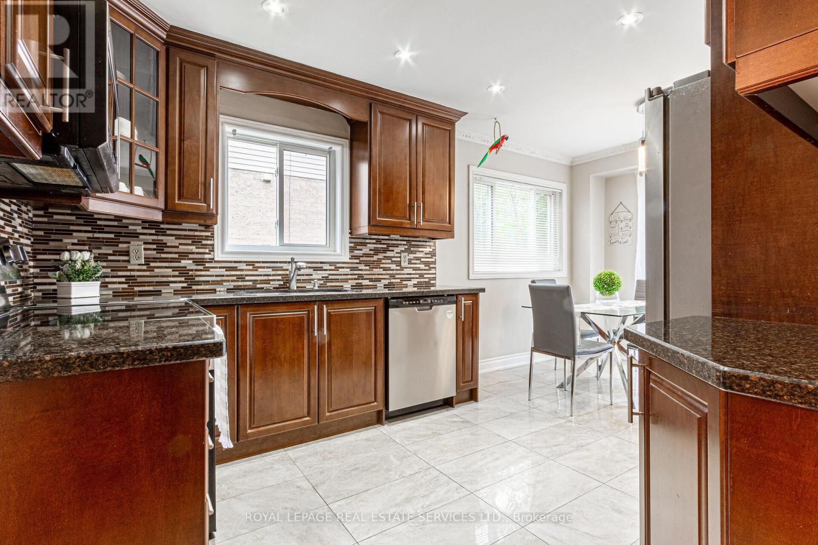 












1536 KIRKROW CRESCENT

,
Mississauga,




Ontario
L5M3Y8

