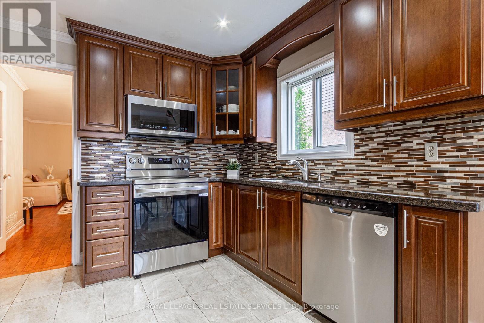 












1536 KIRKROW CRESCENT

,
Mississauga,




Ontario
L5M3Y8

