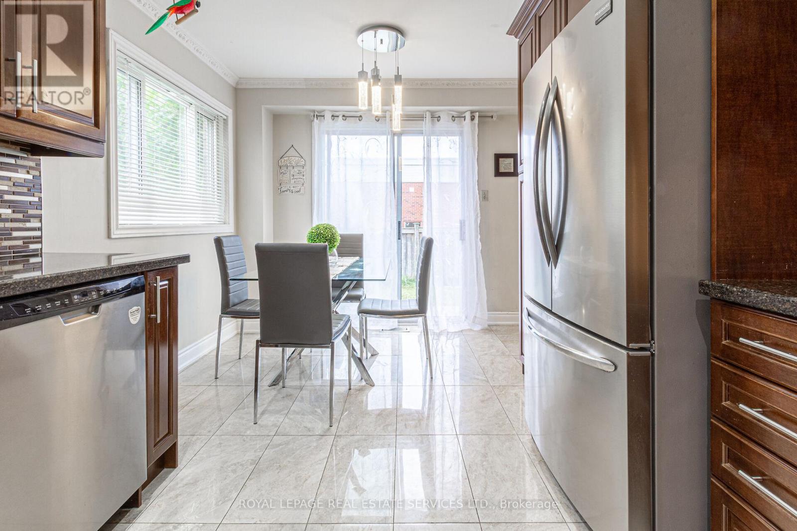 












1536 KIRKROW CRESCENT

,
Mississauga,




Ontario
L5M3Y8

