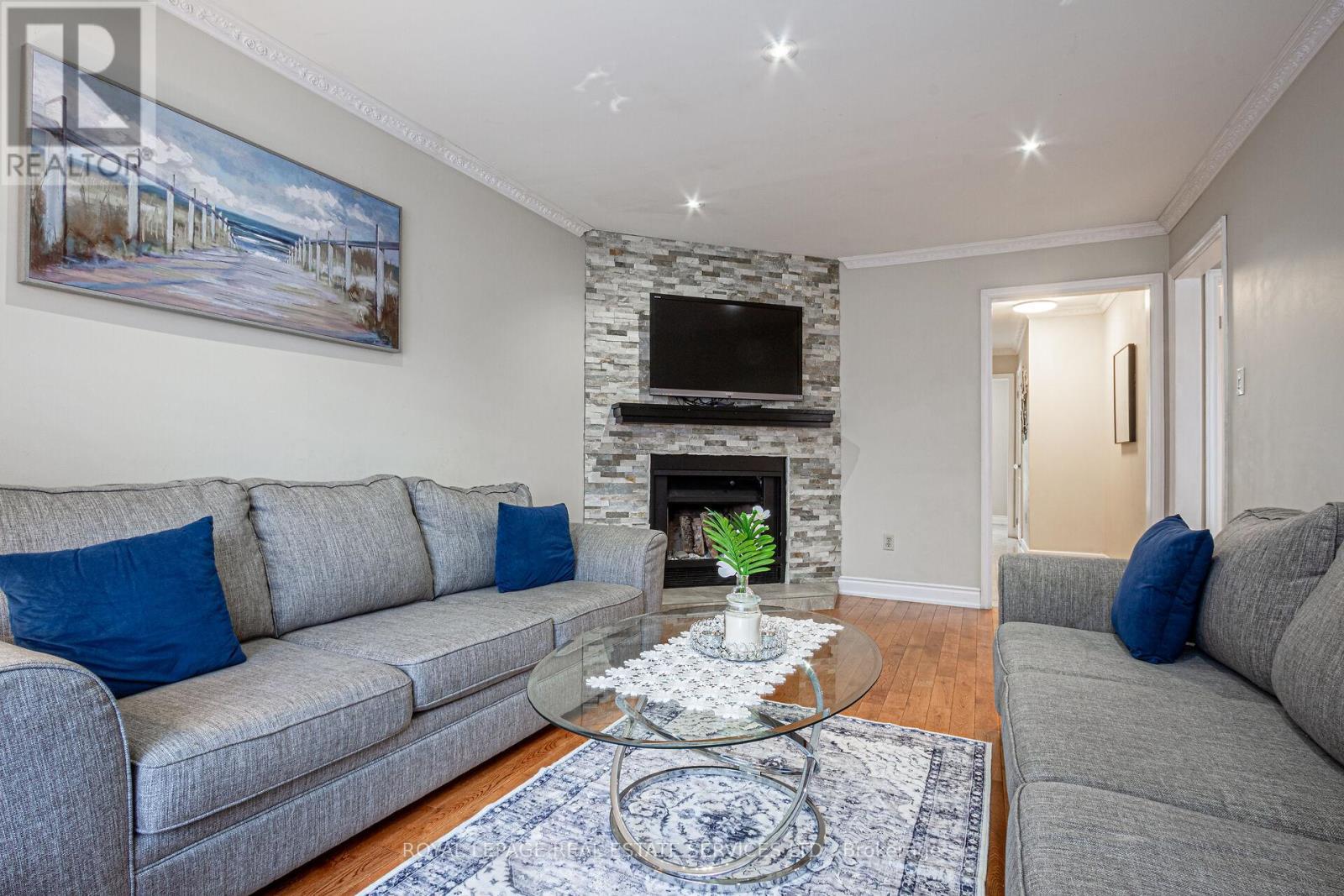 












1536 KIRKROW CRESCENT

,
Mississauga,




Ontario
L5M3Y8

