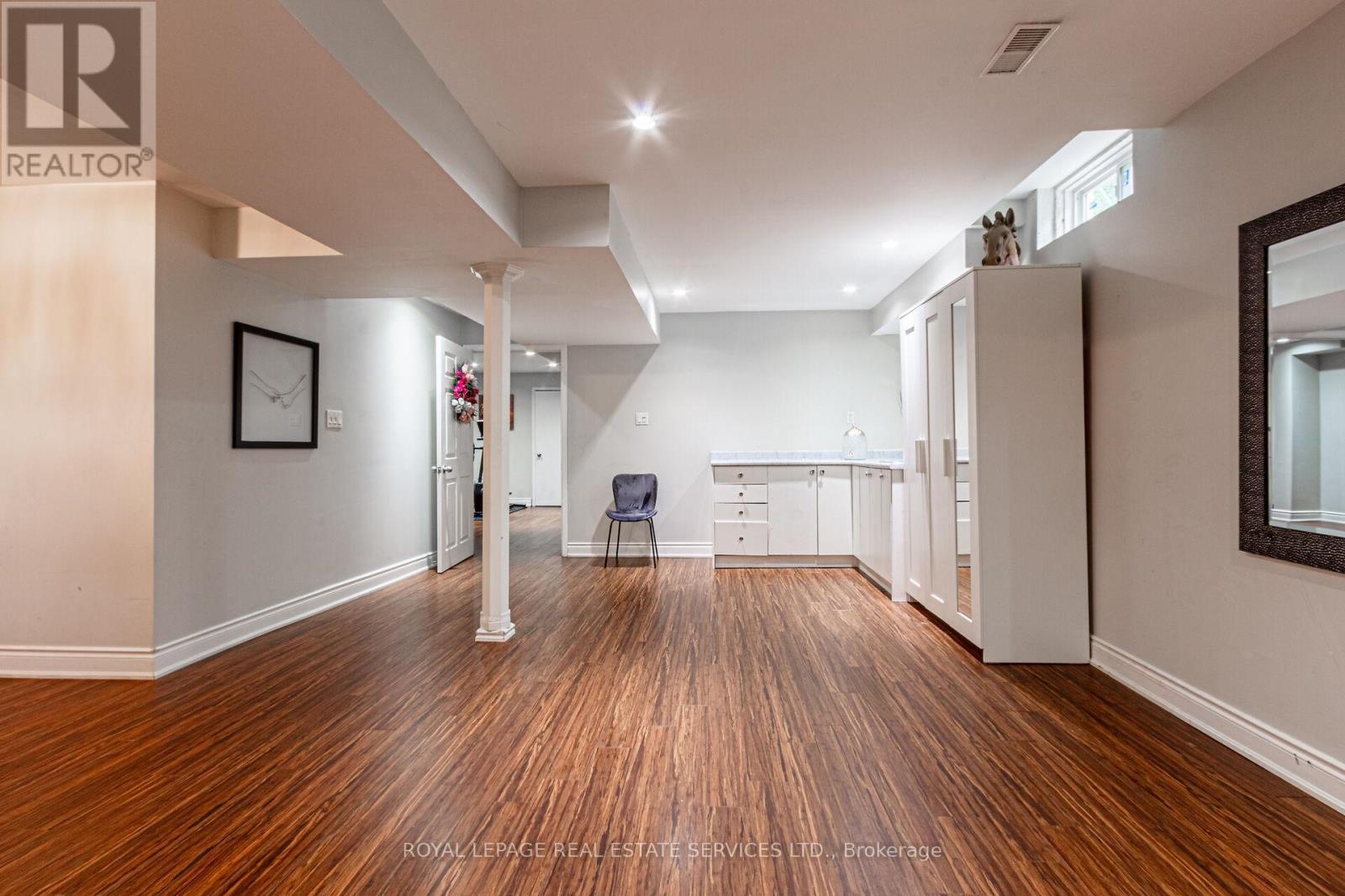 












1536 KIRKROW CRESCENT

,
Mississauga,




Ontario
L5M3Y8

