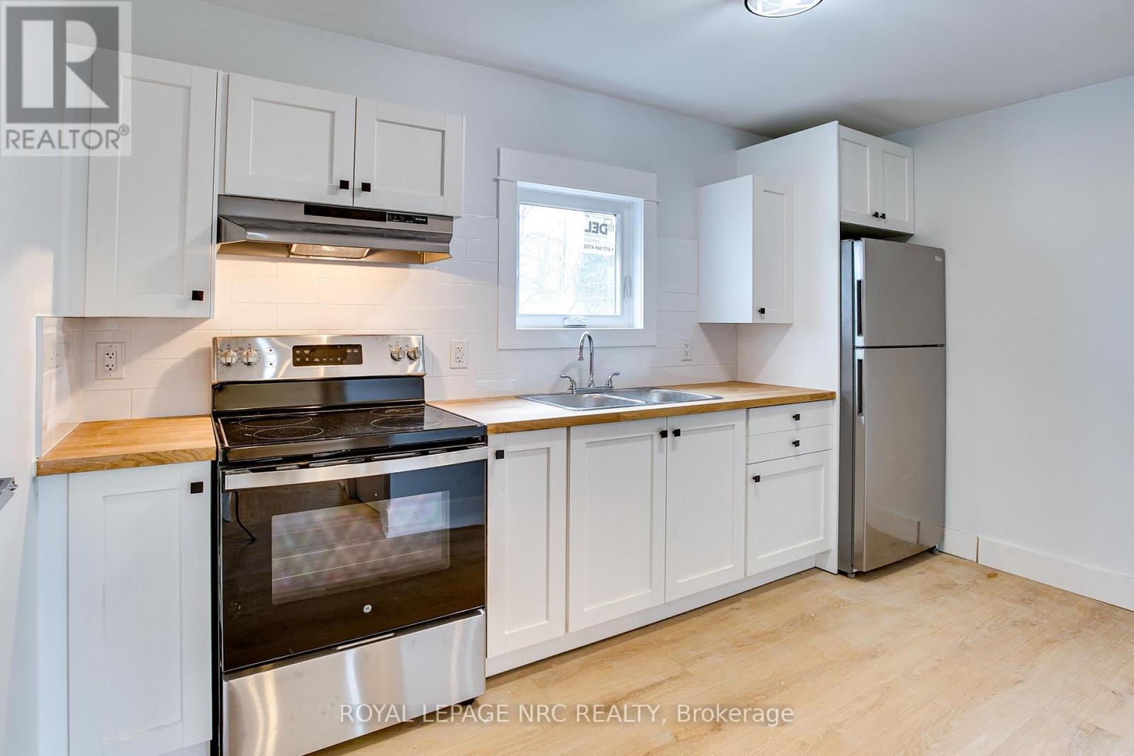 












#2 - 316 ELMWOOD AVENUE

,
Fort Erie (Crystal Beach),




Ontario
L0S1B0

