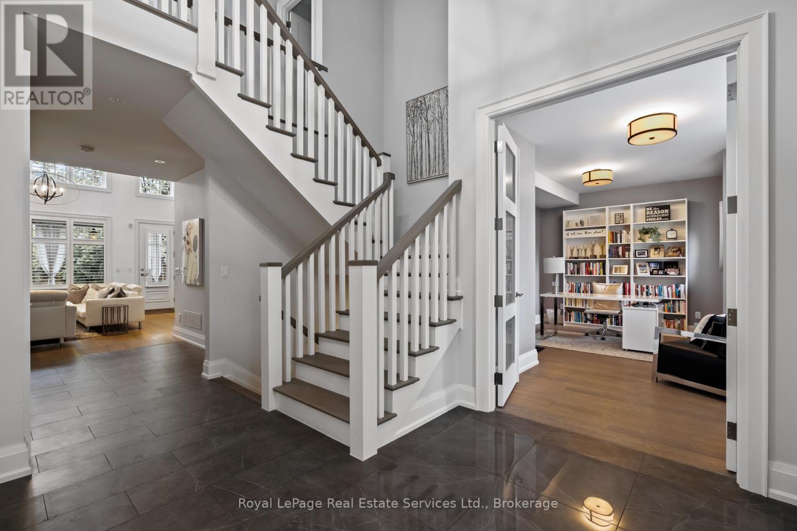 












231 CHERRYHILL ROAD

,
Oakville (BR Bronte),




Ontario
L6L3E3

