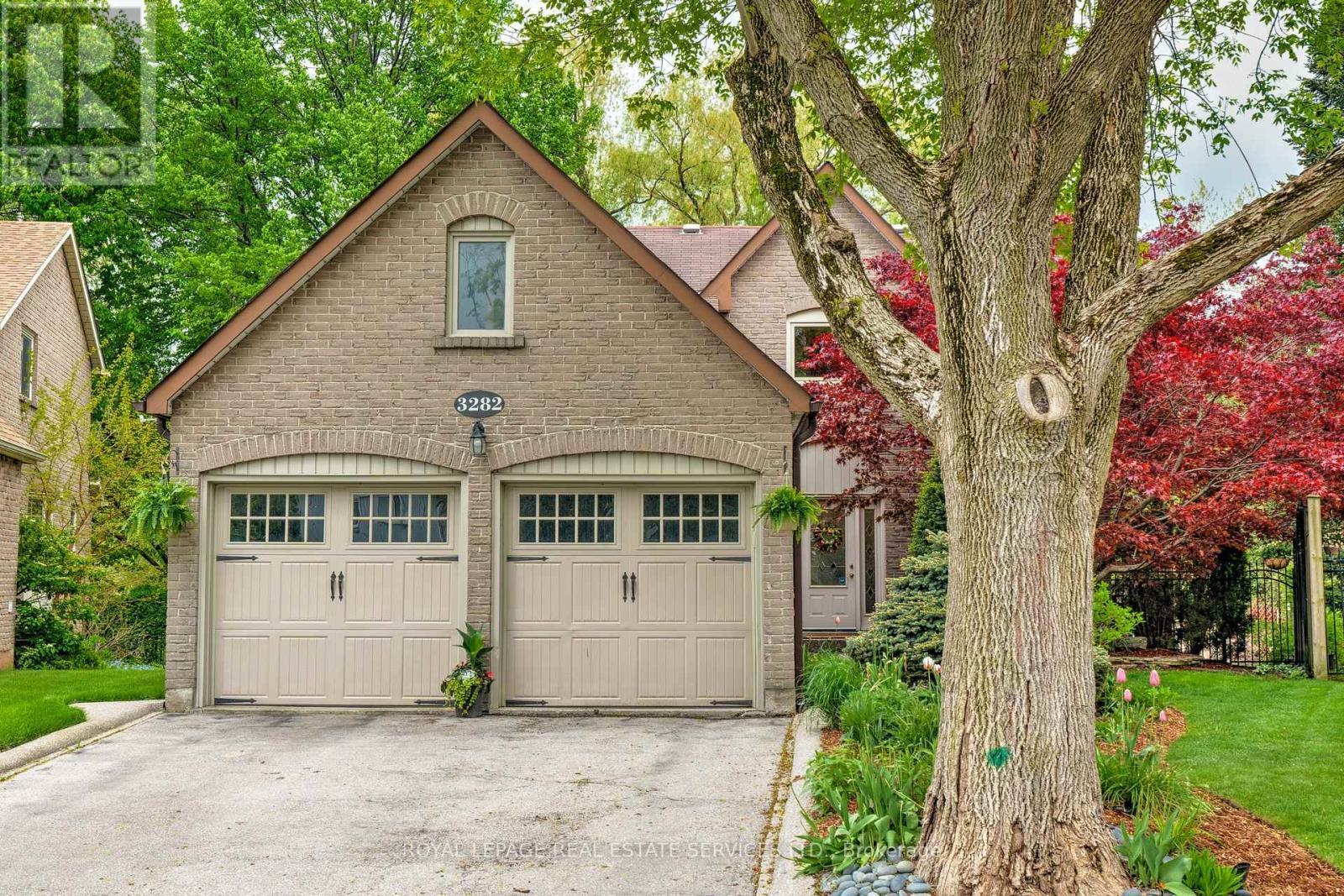 












3282 VICTORIA STREET

,
Oakville,




Ontario
L6L5R3

